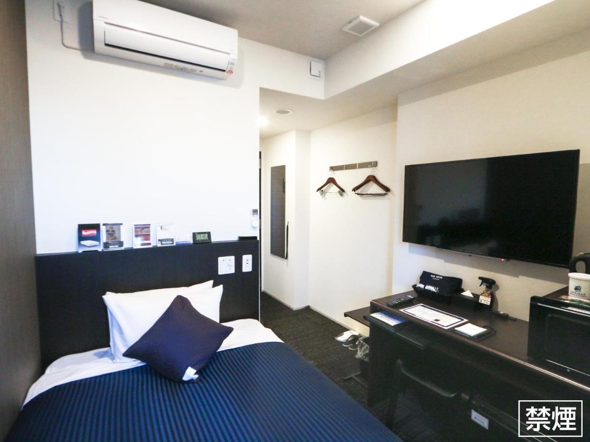 HOTEL LiVEMAX Yokohama Stadium Mae Eksteriør billede