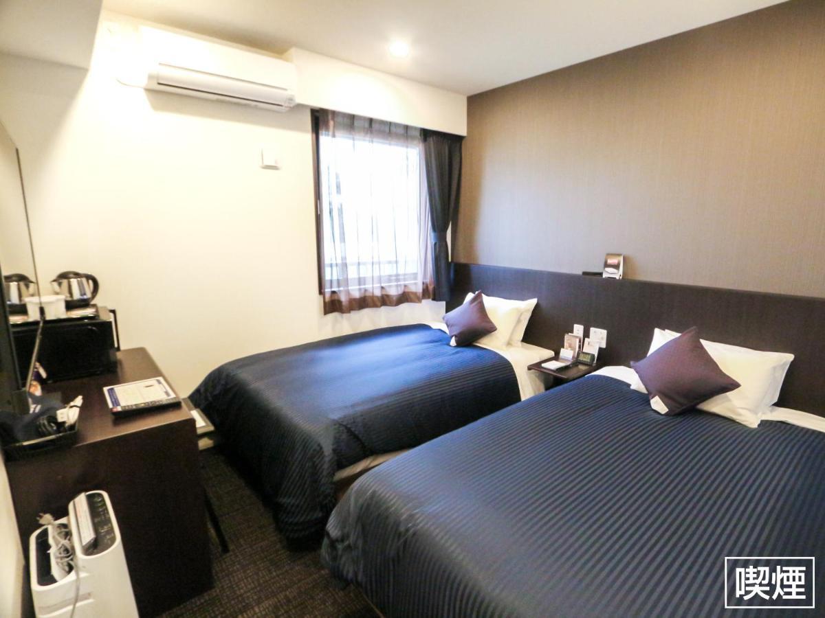 HOTEL LiVEMAX Yokohama Stadium Mae Eksteriør billede